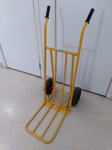 Fil:Lastkärra pirra.jpg